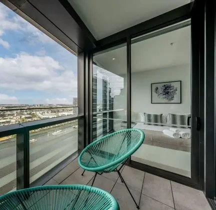 889 - Two Bedroom / One Bathroom Apartment with Sea Views