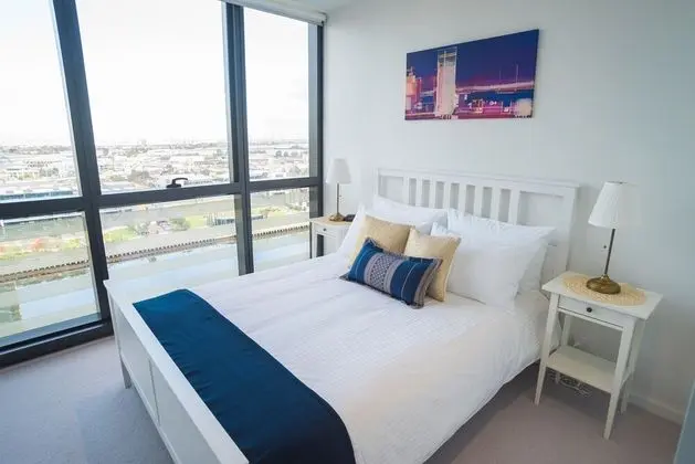 889 - Two Bedroom / One Bathroom Apartment with Sea Views