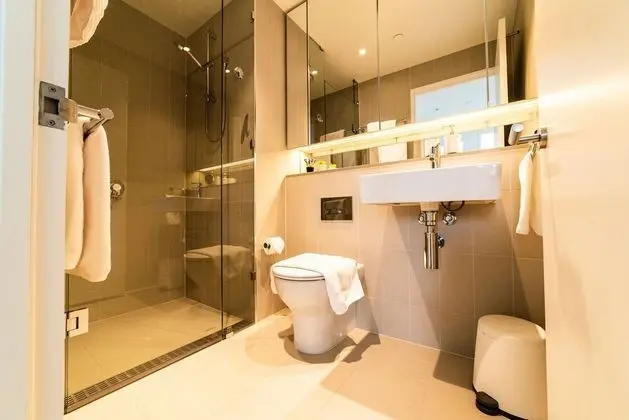 889 - Two Bedroom / One Bathroom Apartment with Sea Views