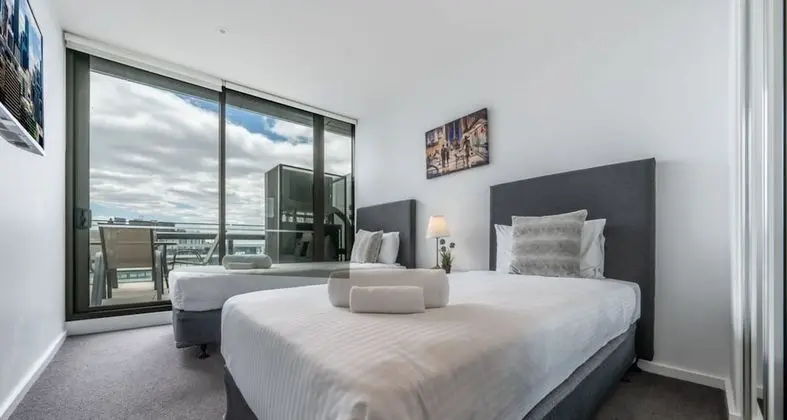 The Real Sub Penthouse - Top Floor 3 Bedroom Apartments City & Sea Views