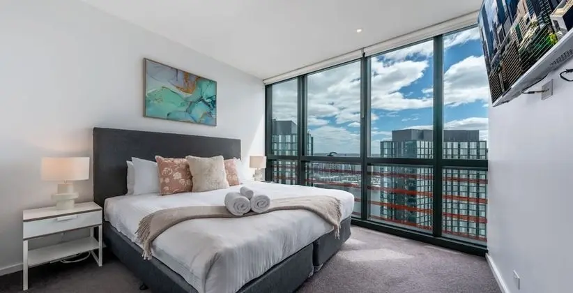 The Real Sub Penthouse - Top Floor 3 Bedroom Apartments City & Sea Views