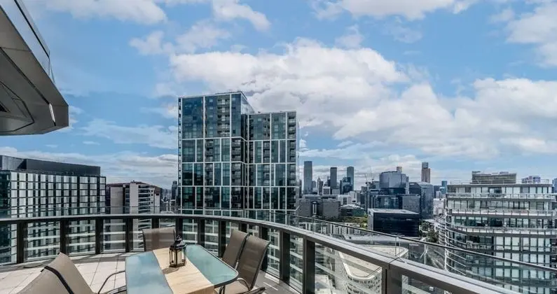 The Real Sub Penthouse - Top Floor 3 Bedroom Apartments City & Sea Views