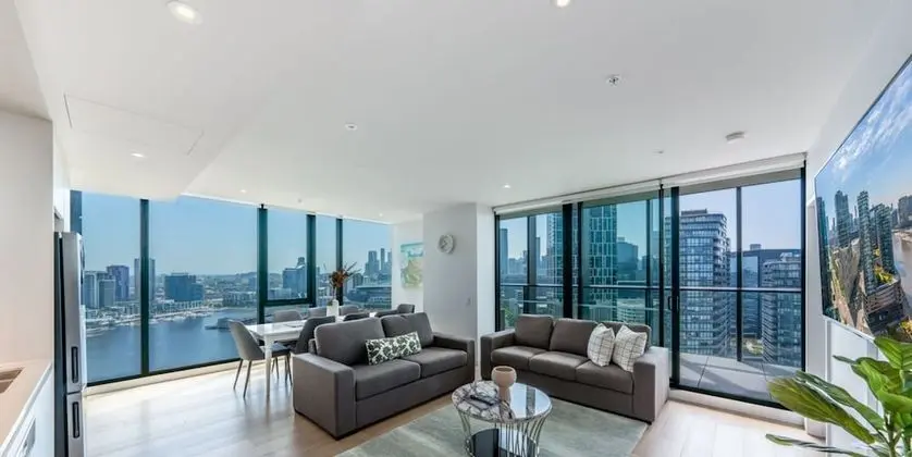 Sky High 3 Bedroom /2 Bathroom Apartments Dual Harbour Views