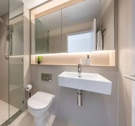Sky High 3 Bedroom /2 Bathroom Apartments Dual Harbour Views