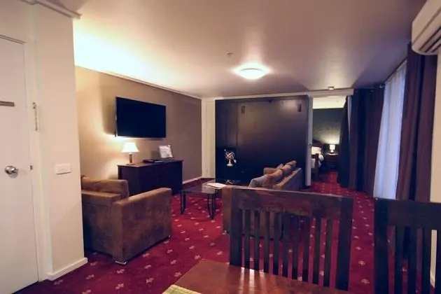Apart Daire, 1 Büyük (Queen) Boy Yatak, Balkon, Şehir Manzaralı