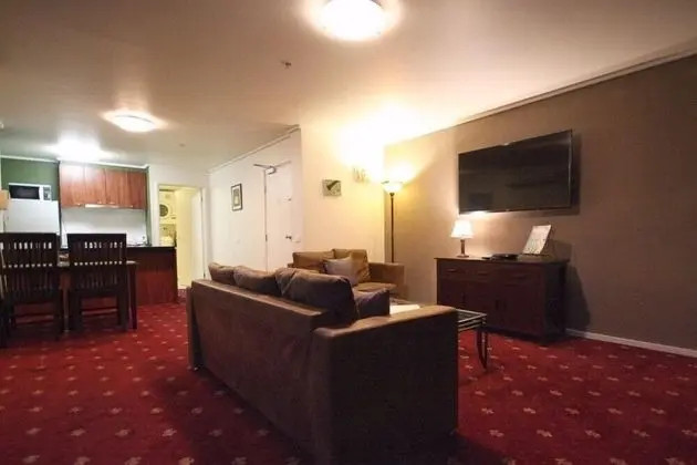 Apart Daire, 1 Büyük (Queen) Boy Yatak, Balkon, Şehir Manzaralı