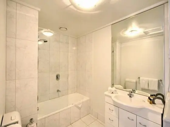Apart Daire, 1 Büyük (Queen) Boy Yatak, Balkon, Şehir Manzaralı
