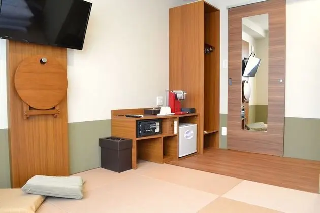 City Üç Kişilik Oda, Sigara İçilmez