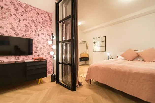 The Studio - Annex Building (Nr. 8)