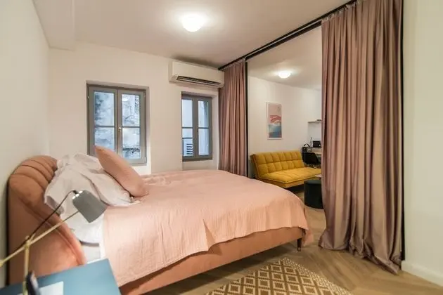 The Studio - Annex Building (Nr. 8)