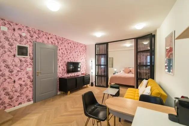 The Studio - Annex Building (Nr. 8)