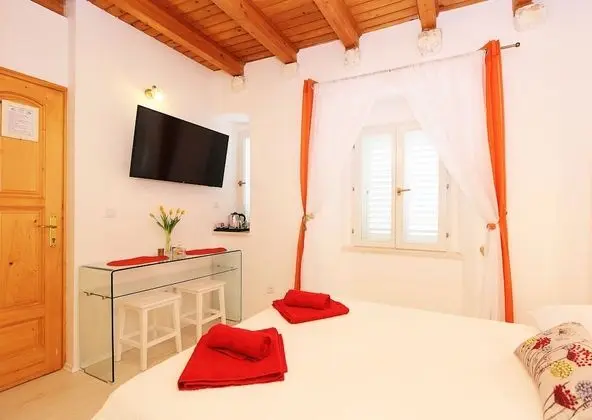 Basic Oda, 1 Çift Kişilik Yatak