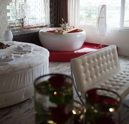 Romantic Süit, Jakuzi, Deniz Manzaralı