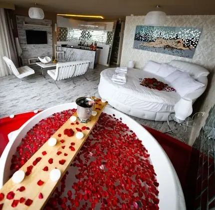 Romantic Süit, Jakuzi, Deniz Manzaralı