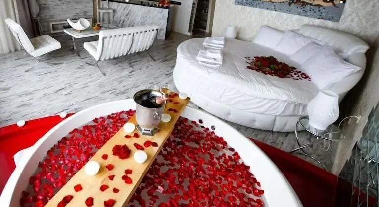 Romantic Süit, Jakuzi, Deniz Manzaralı