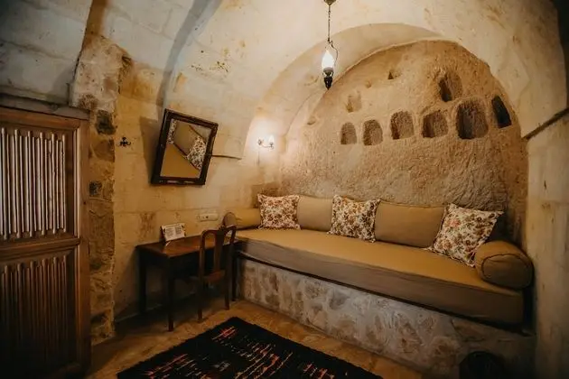 Junior Cave Suite
