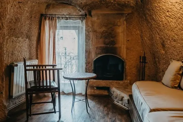 Junior Cave Suite
