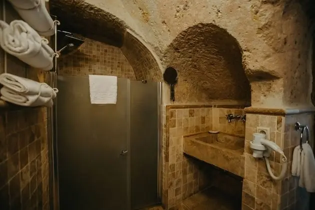 Junior Cave Suite