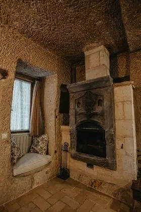 Splendid Cave Suite