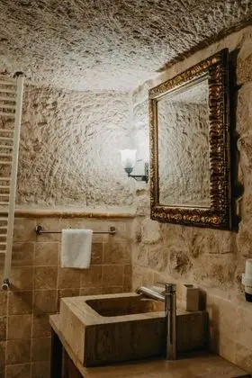 Majestic Cave Suites
