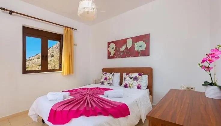 Villa, 2 Yatak Odası, Balkon, Bahçe Manzaralı