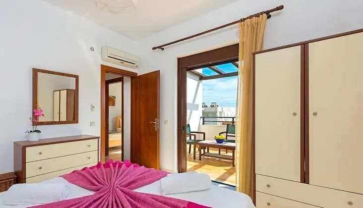 Villa, 2 Yatak Odası, Balkon, Bahçe Manzaralı