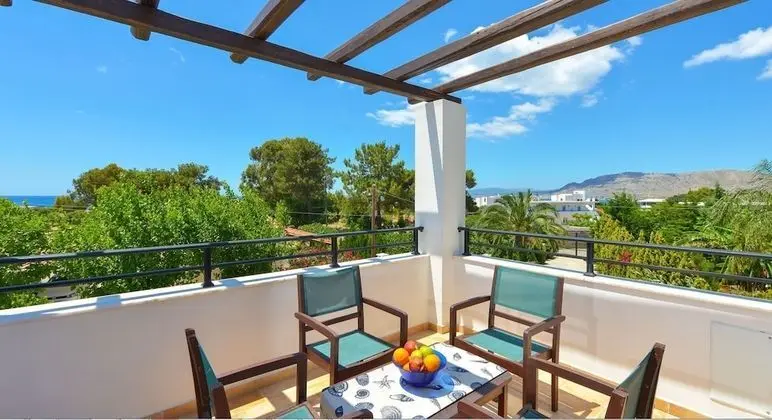 Villa, 2 Yatak Odası, Balkon, Bahçe Manzaralı