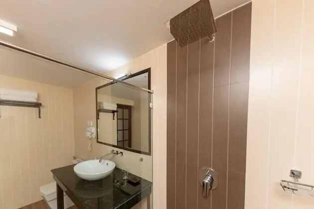 Deluxe Tek Büyük veya İki Ayrı Yataklı Oda