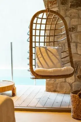 Arch Rooms | Swim Up