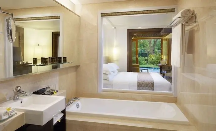 Lagoon Access Junior Suite