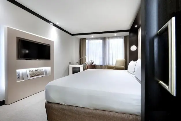 Melia Room