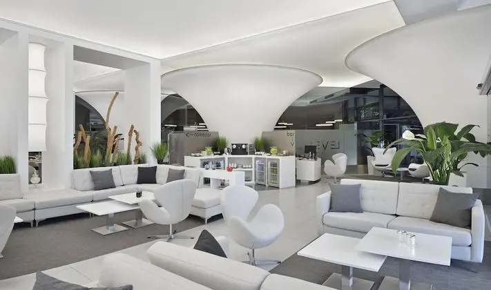 Superior Oda, Balkon (The Level Lounge Access)