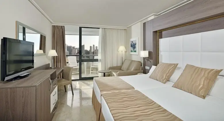 Tek Büyük Yataklı Oda, Balkon (2 Adults + 1 Child)