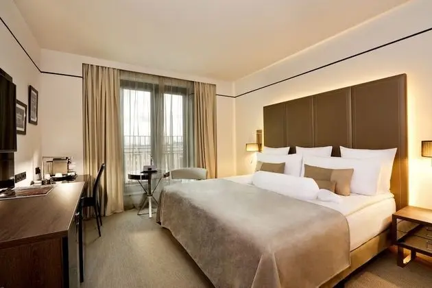 Oda (The Level, Executive Lounge Access)