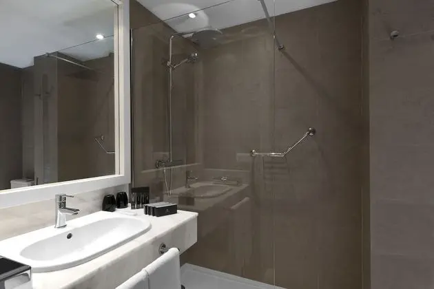 Standard Oda, Balkon, Kısmi Deniz Manzaralı (2 adults + 1 child)
