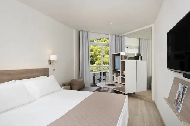 Standard Oda, Balkon, Kısmi Deniz Manzaralı (2 adults + 1 child)