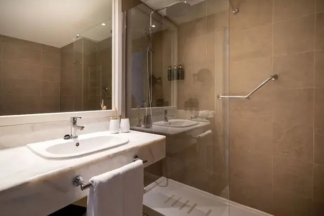 Standard Oda, Balkon, Kısmi Deniz Manzaralı