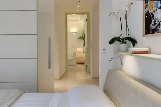 Superior Tek Büyük Yataklı Oda, Balkon, Kısmi Deniz Manzaralı