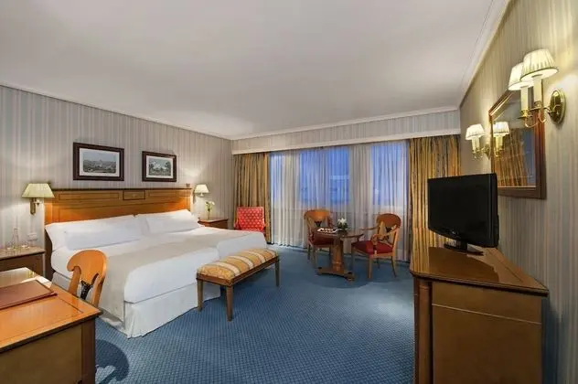 Premium Üç Kişilik Oda