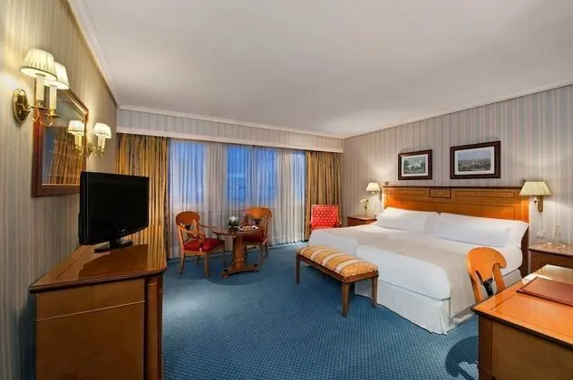 Premium Üç Kişilik Oda