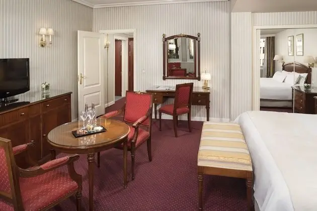 Premium Üç Kişilik Oda