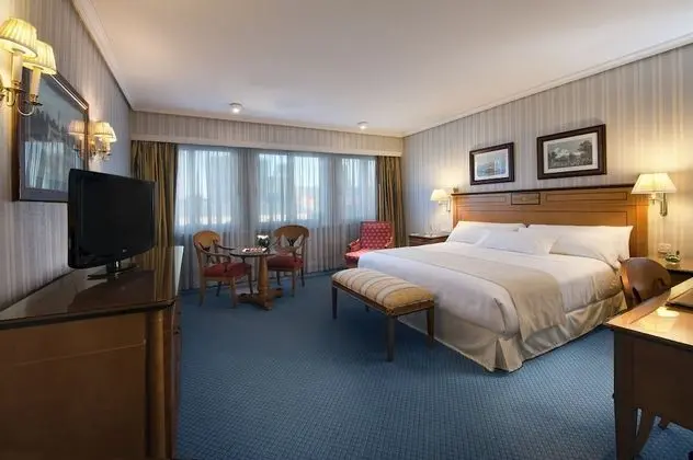 Premium Üç Kişilik Oda