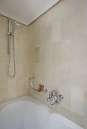 Premium Üç Kişilik Oda