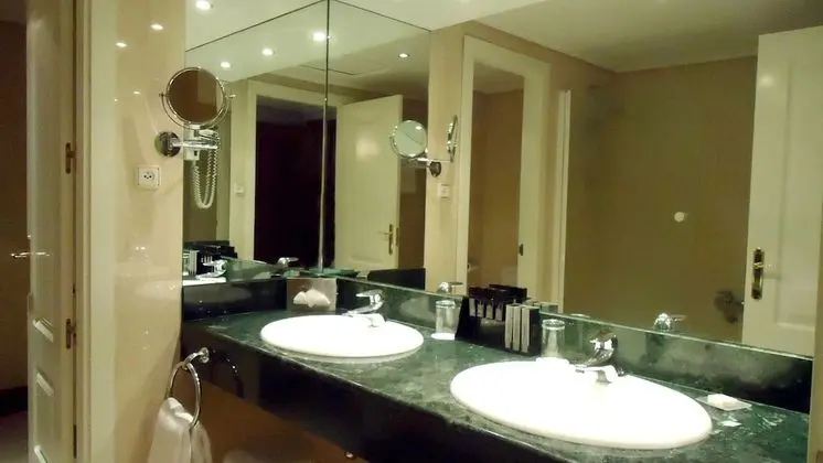 Premium Üç Kişilik Oda