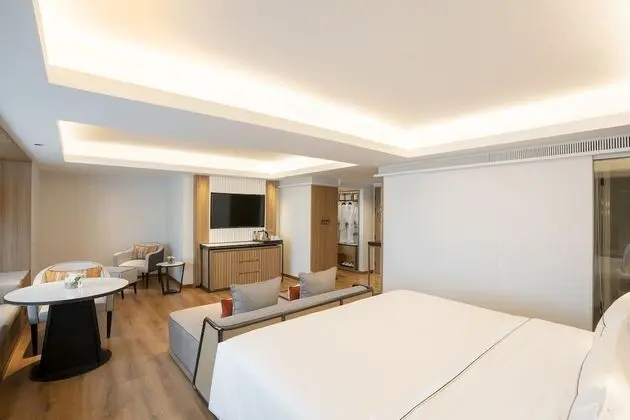 Premium Corner Room