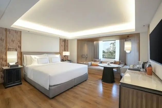 Premium Corner Room