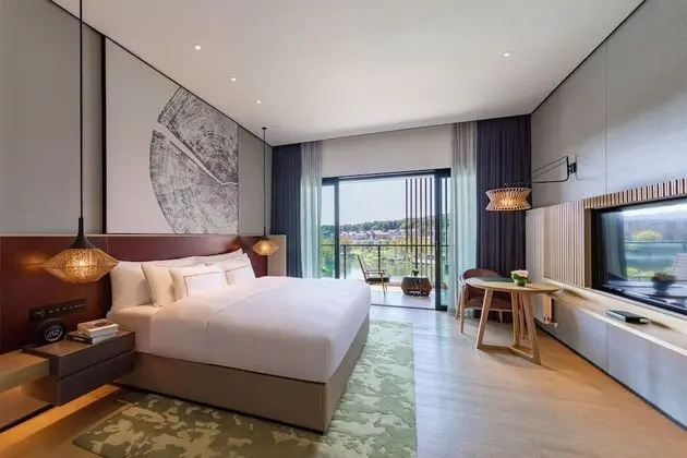 Melia Room, Basic Oda, Göl Manzaralı