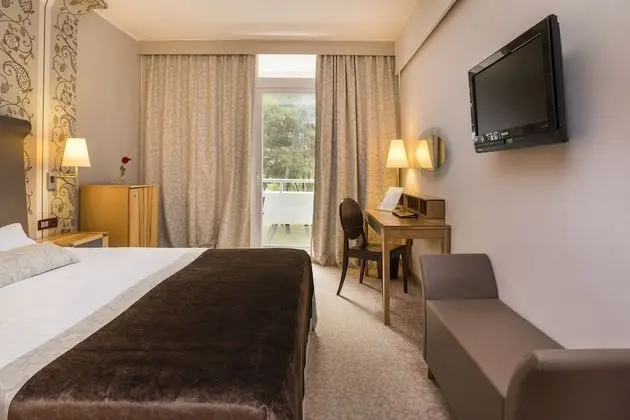 Classic single room park side