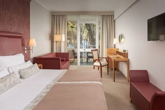 Premium room with balcony, Sea side