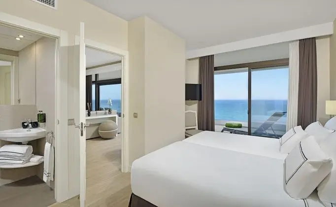 Süit (The Level Master Suite Adults Only)
